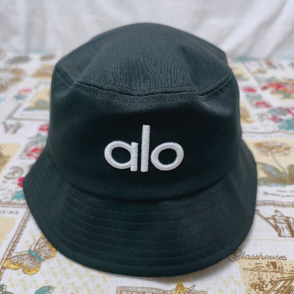 🌟POSH HOT🌟 ALO Yoga Fundamental Bucket Hat - Picture 1 of 6